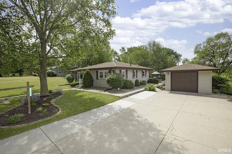 24002 Sunnyside Avenue, Elkhart, IN 46516