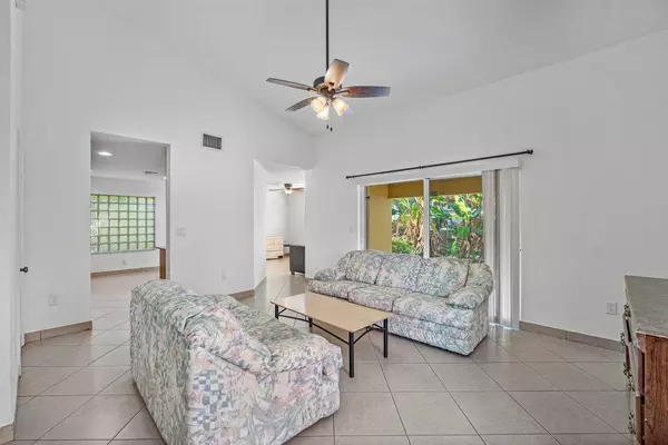 Delray Beach, FL 33484,5553 American CIR