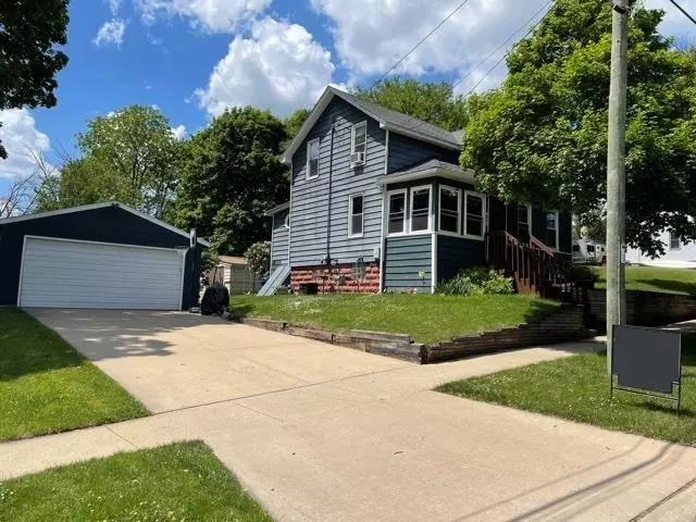 418 S 7th St, Stoughton, WI 53589