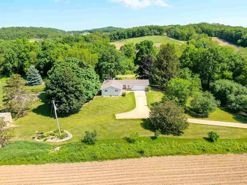 3037 County Road W, Deerfield, WI 53531