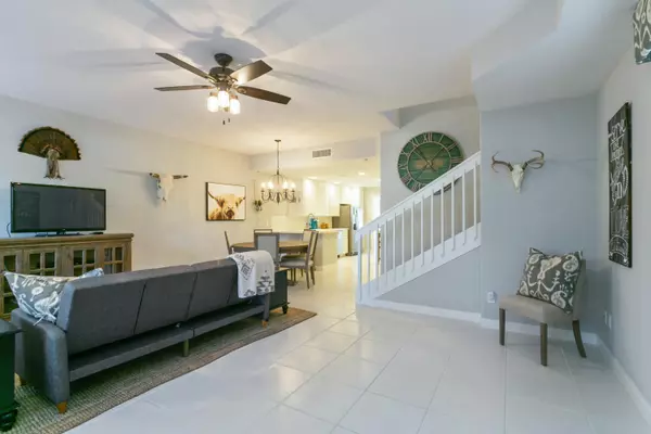 Jupiter, FL 33458,3384 W Community DR