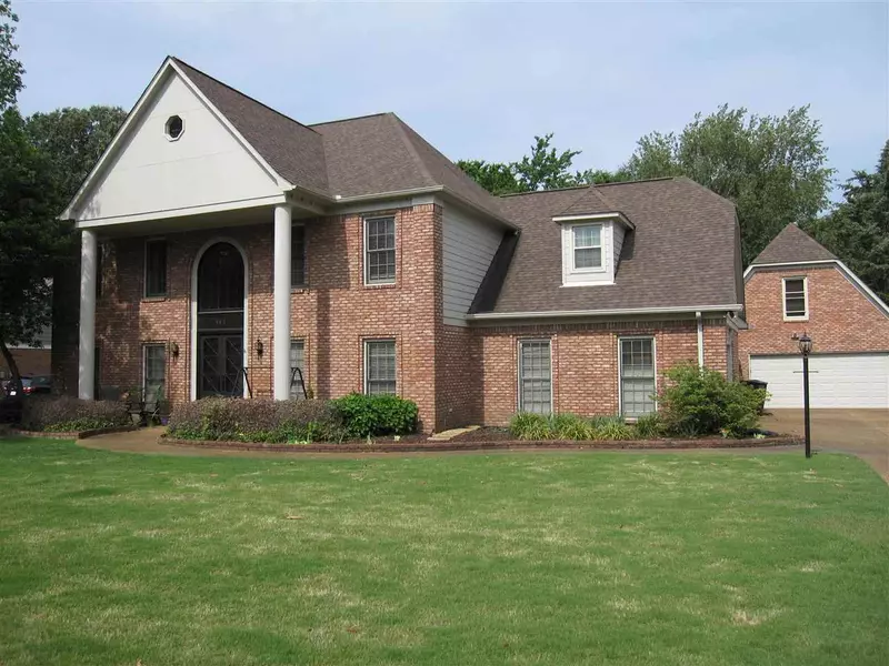 387 W REVELL POINTE DR W, Collierville, TN 38017