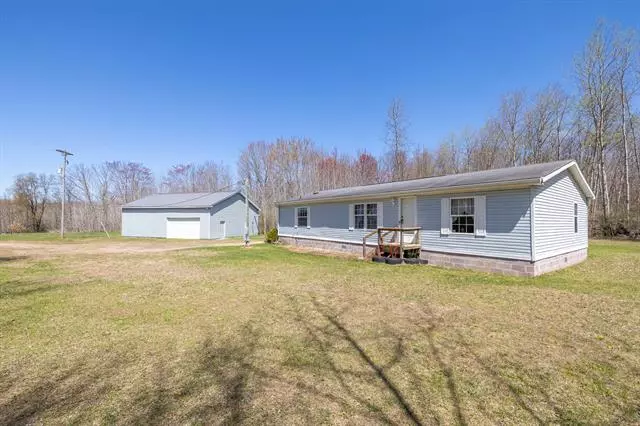 18598 10 Mile Road, Stanwood, MI 49346