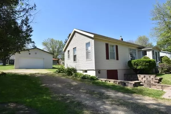 Dodgeville, WI 53533,323 W Walnut St