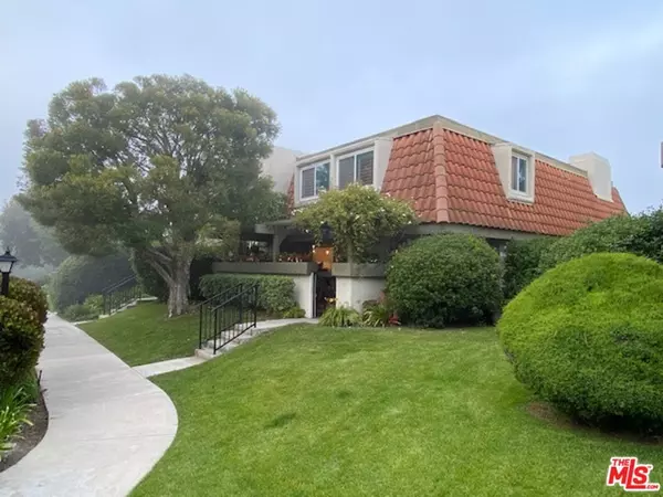 Rolling Hills Estates, CA 90274,24 Cypress Way