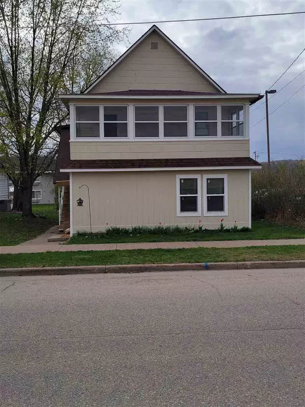 115 S Prairie St, Prairie Du Chien, WI 53821