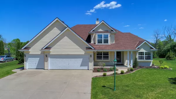 10424 S George Dr, Oak Creek, WI 53154