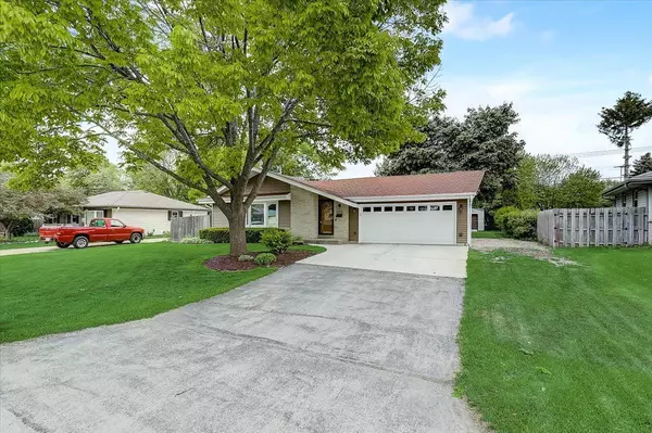 Greenfield, WI 53221,6174 S 37th St