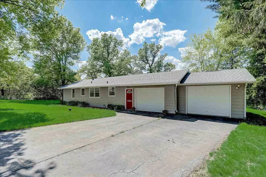 7231 Bergman Rd, Sauk City, WI 53583