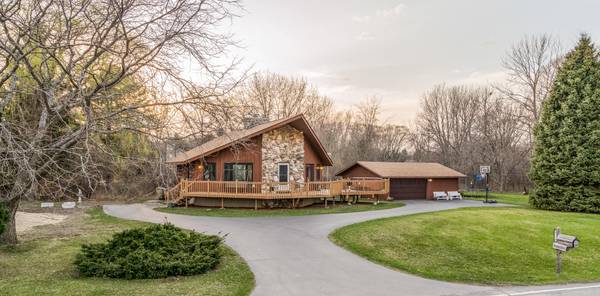 9778 Lakeshore Dr, Pleasant Prairie, WI 53158