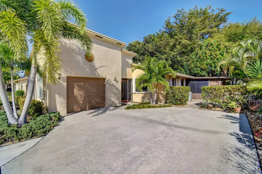 821 NW 32nd AVE, Delray Beach, FL 33445