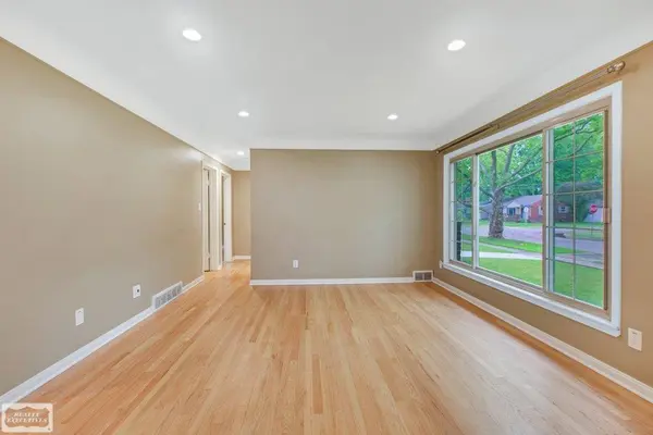 Saint Clair Shores, MI 48080,23018 Lingemann