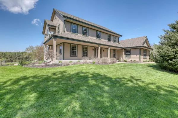 450 N Pineview, Richfield, WI 53017
