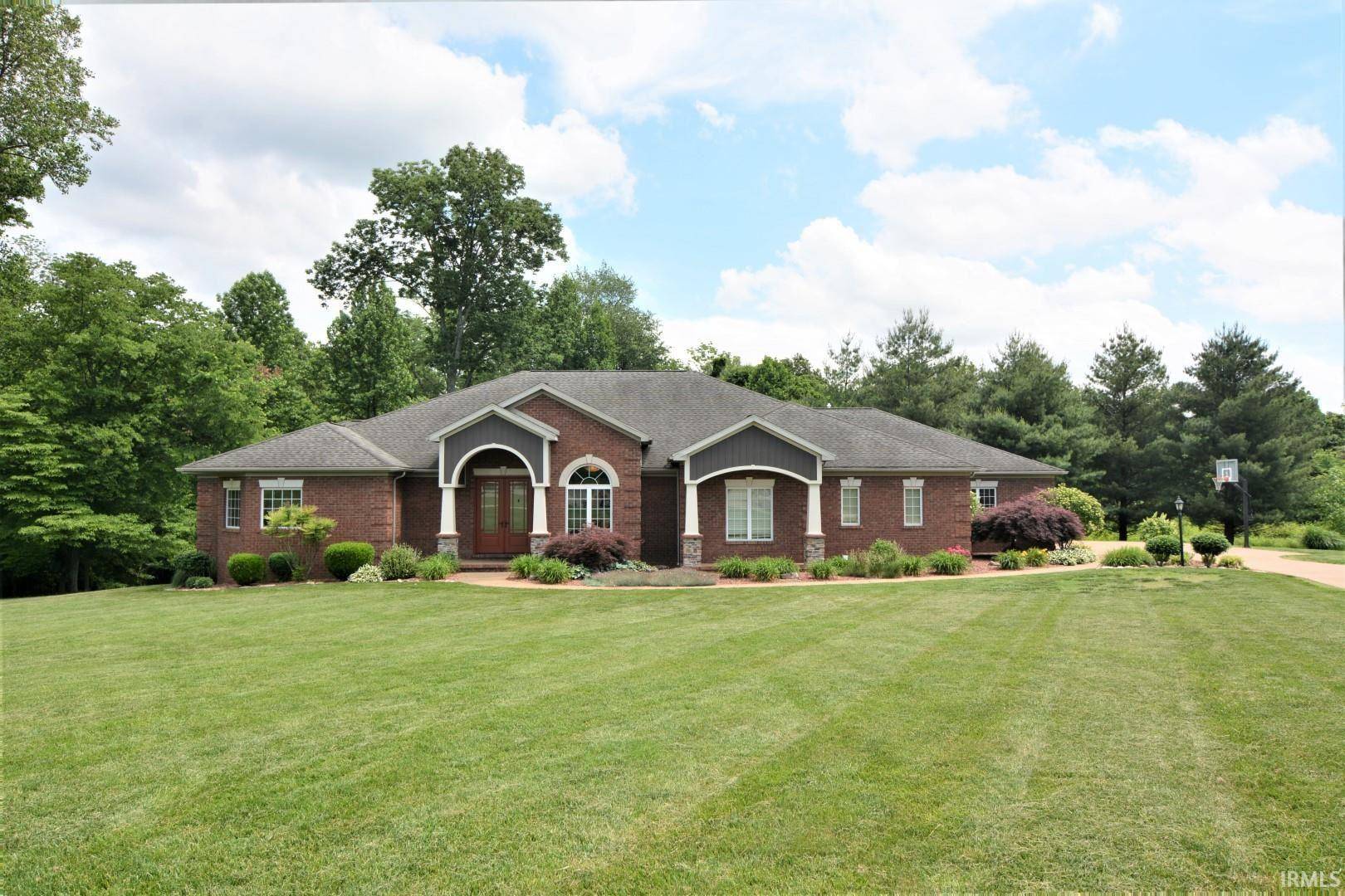 5512 Stone Point Drive, Mount Vernon, IN 47620