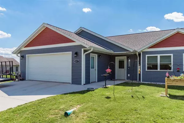 2017 Retzlaff Dr, Reedsburg, WI 53959