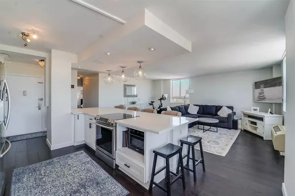 Union City, NJ 07087,100 MANHATTAN AVE  #1305