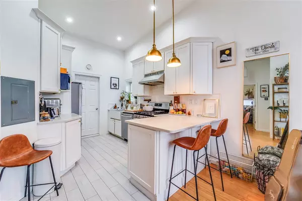 Union City, NJ 07087,153 20TH ST  #5