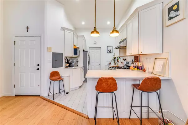 Union City, NJ 07087,153 20TH ST  #5