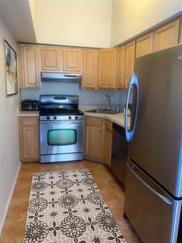 Union City, NJ 07087,200 PATERSON PLANK RD  #401