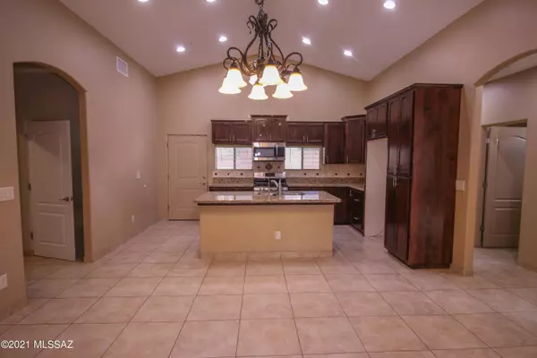 Oro Valley, AZ 85737,590 W Kidd Place