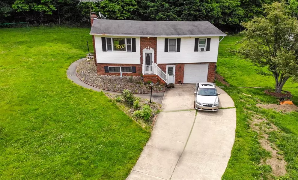 594 Pleasant Valley Rd, Washington, PA 15301