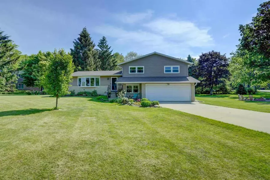 6643 Chestnut Cir, Deforest, WI 53598