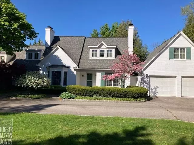 295 Lincoln, Grosse Pointe, MI 48230