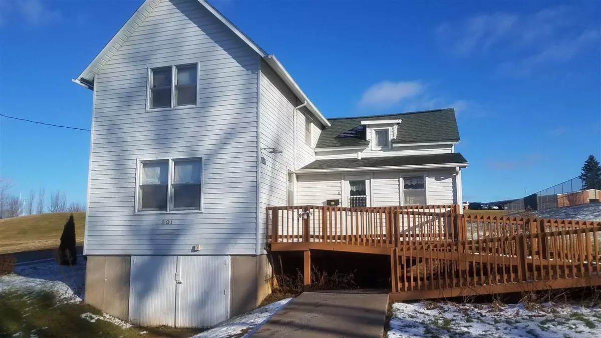 Lancaster, WI 53813,501 E Linden St