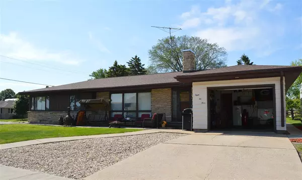 823 E Brown St, Waupun, WI 53963