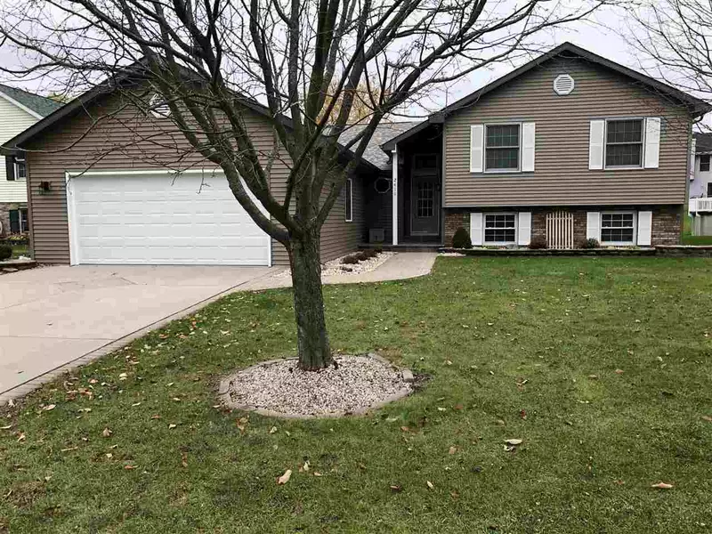 2416 Fawn Ln, Janesville, WI 53548