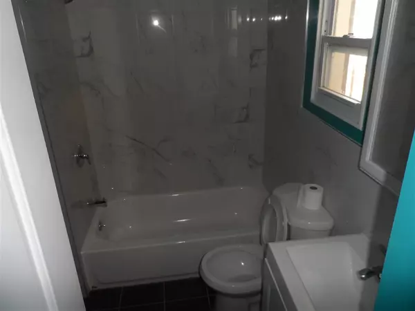 Newark, NJ 07104,200 ½ PARKER ST