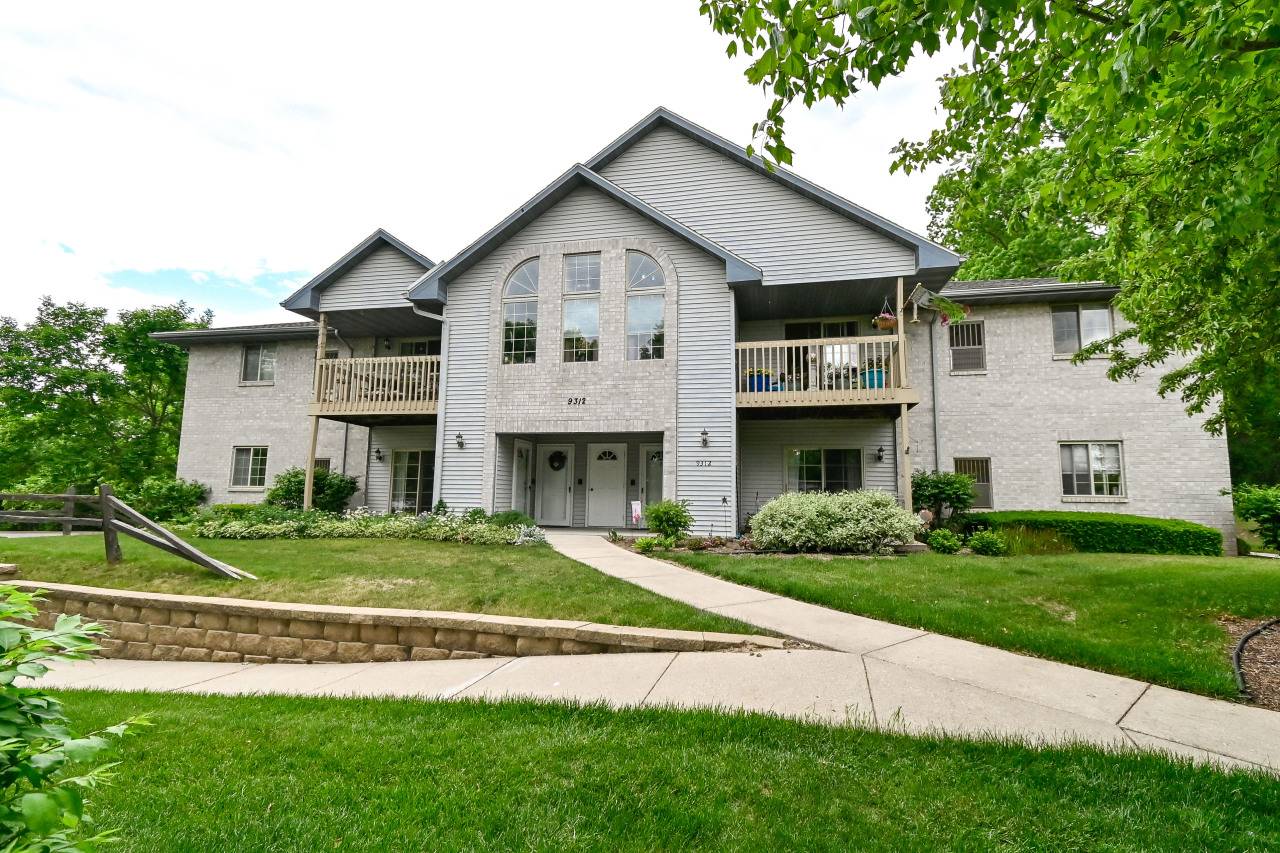 9312 W Loomis Rd Unit 1, Franklin, WI 53132