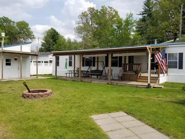 152 Coats Grove Road, Carlton Twp, MI 49058