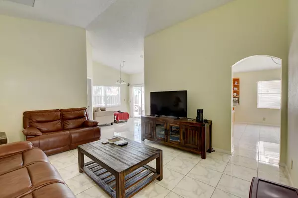 Boca Raton, FL 33498,10780 Cypress Lake TER