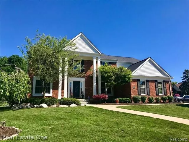 2196 CHIPPENHAM CHASE, Rochester Hills, MI 48306