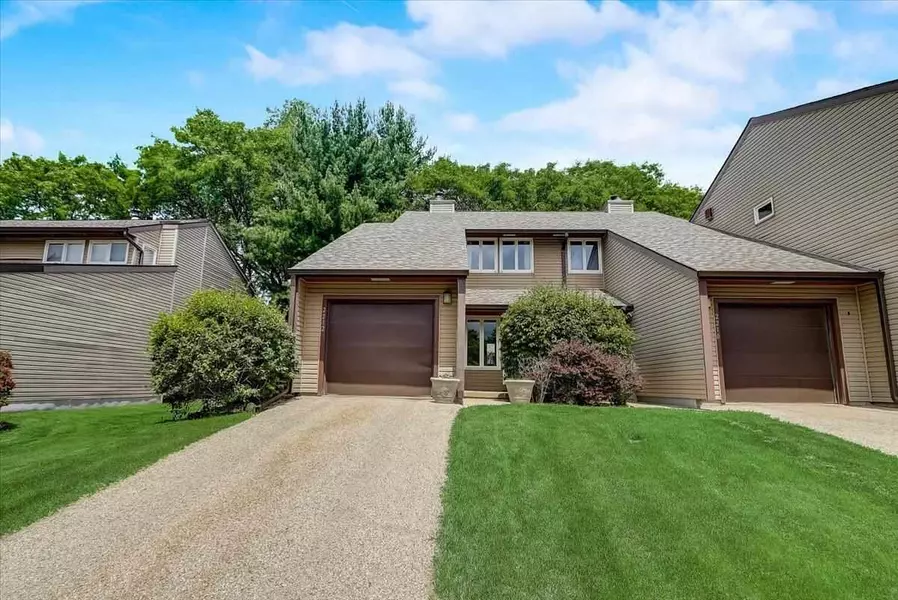 2212 Pike Dr, Madison, WI 53713