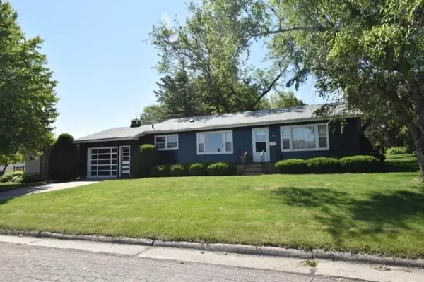 613 W Merrimac St, Dodgeville, WI 53533