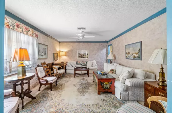 Tequesta, FL 33469,18285 SE Courtview CIR