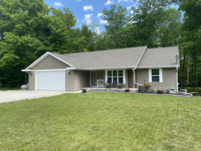 7538 Apple Ln, Baileys Harbor, WI 54202