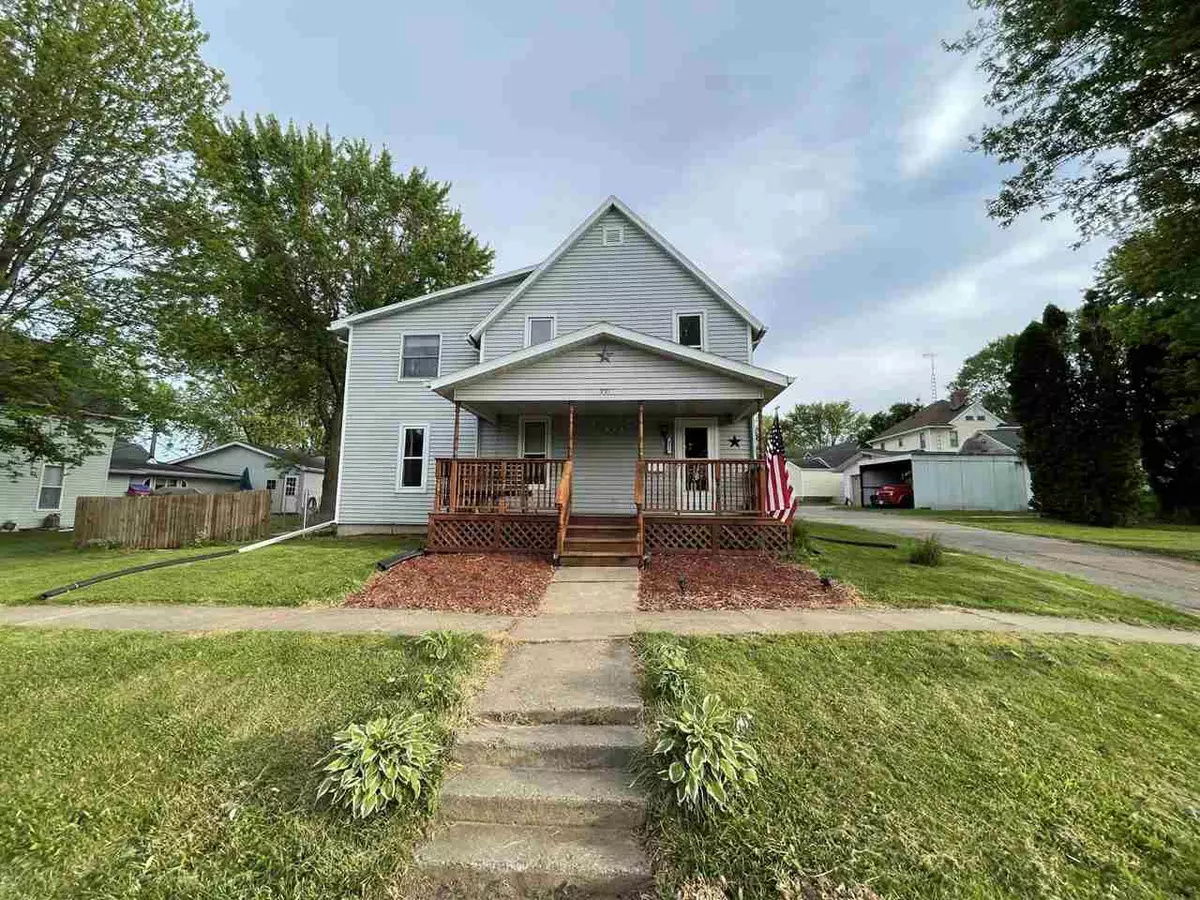 Lancaster, WI 53813,331 E Oak St