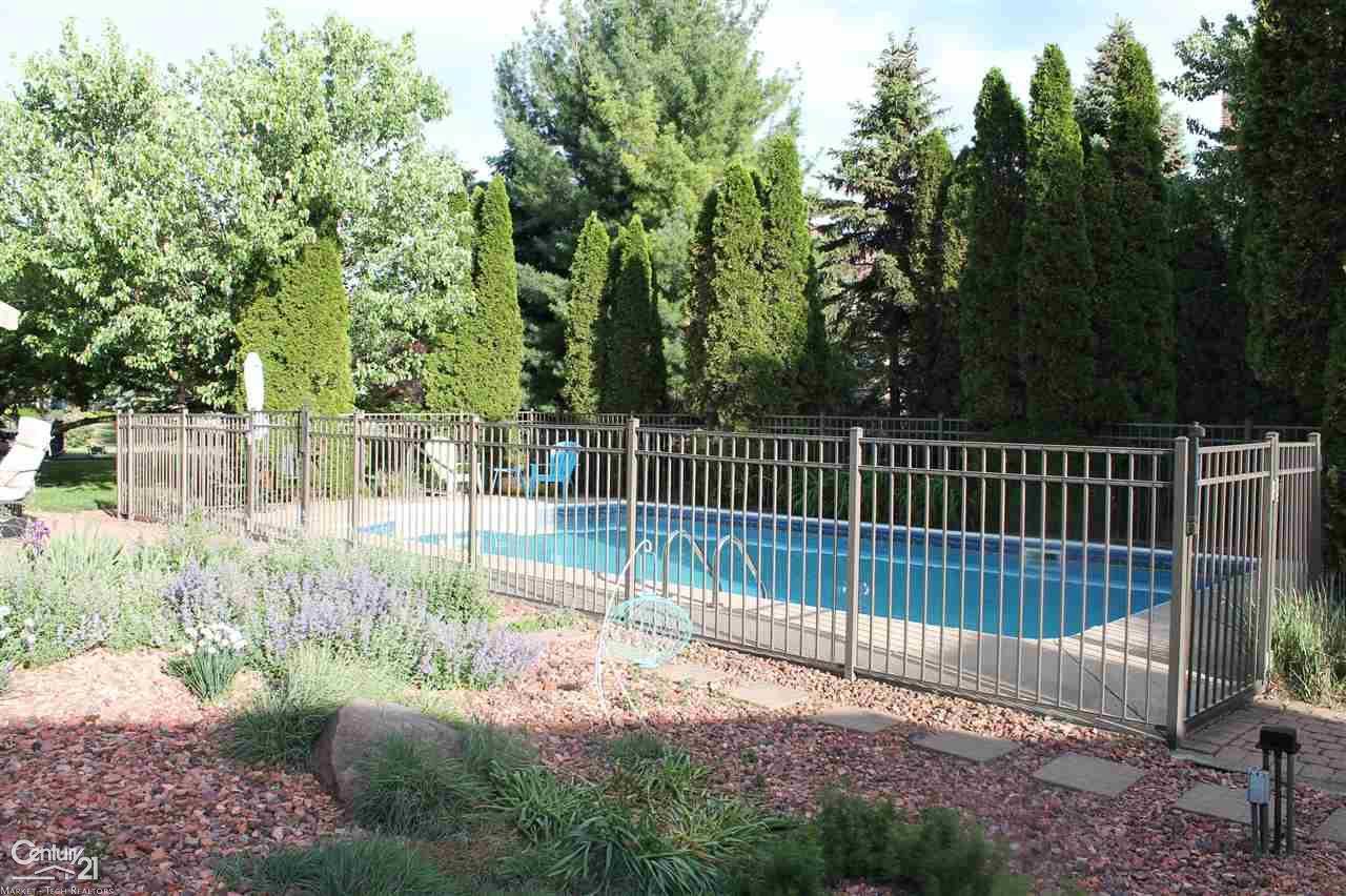 Chesterfield Twp, MI 48047,52618 Forest Hill