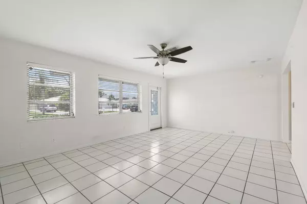 Jupiter, FL 33469,19324 Caribbean CT