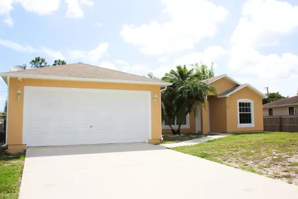 2481 SE Camarin ST, Port Saint Lucie, FL 34952