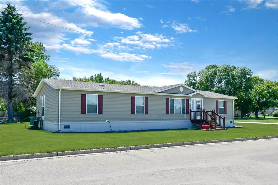 124 5th Ave E, Westhope, ND 58793