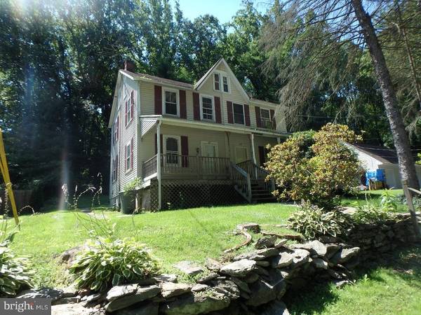 27 WOODLAND AVE, Coatesville, PA 19320