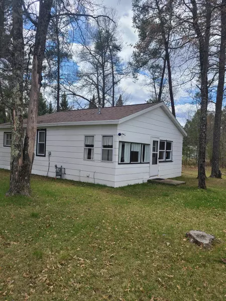 W11940 Enockson CT, Stephenson, WI 54114