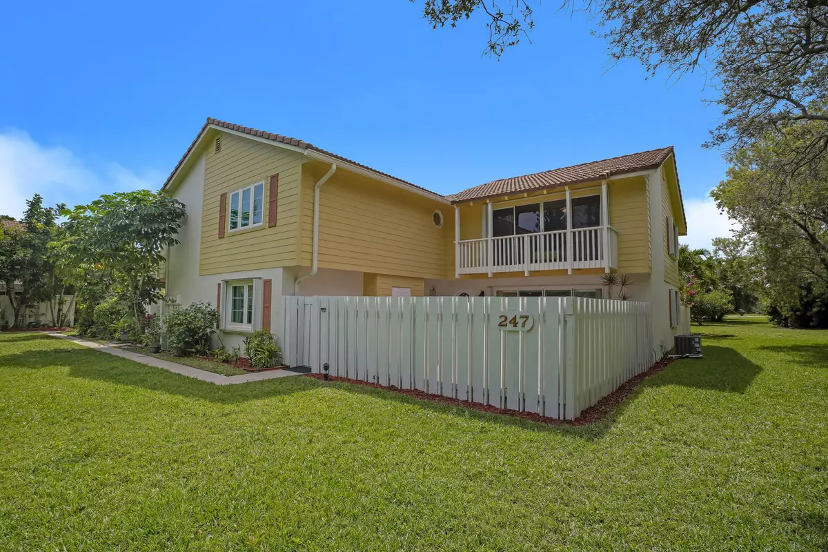 Jupiter, FL 33477,247 Seabreeze CIR