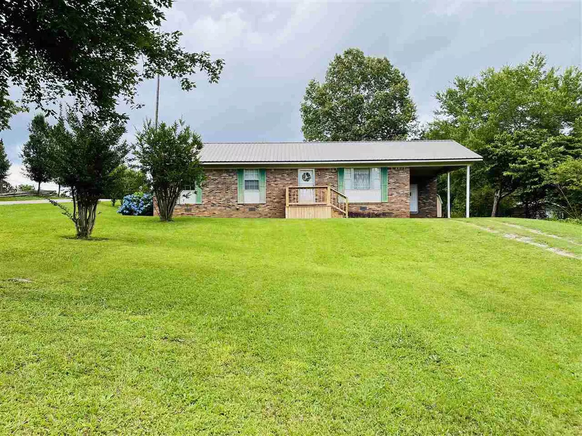 Selmer, TN 38375,391 HIGGINBOTTOM LN