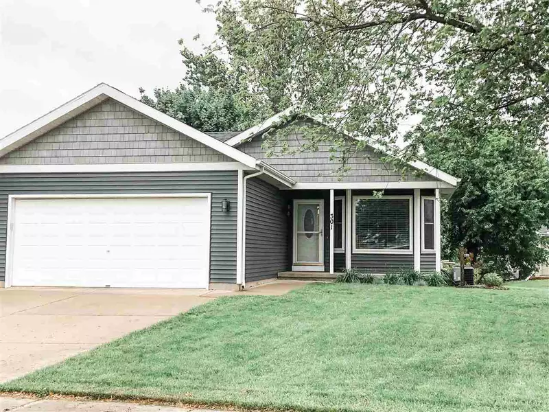 301 Prairie Grass Tr, Deforest, WI 53532