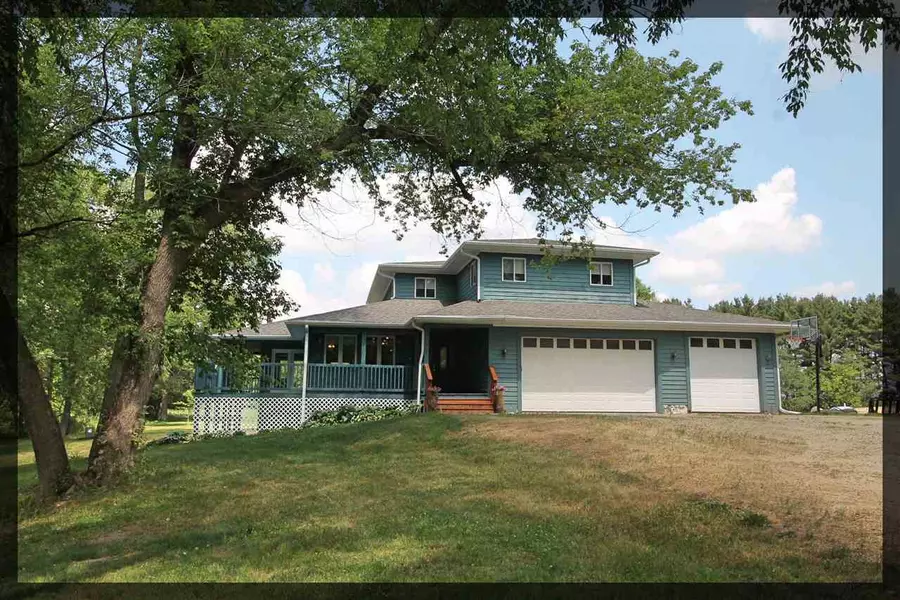 3931 S Carvers Rock Rd, Avalon, WI 53505